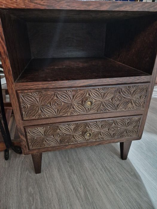 Mesinha de cabeceira