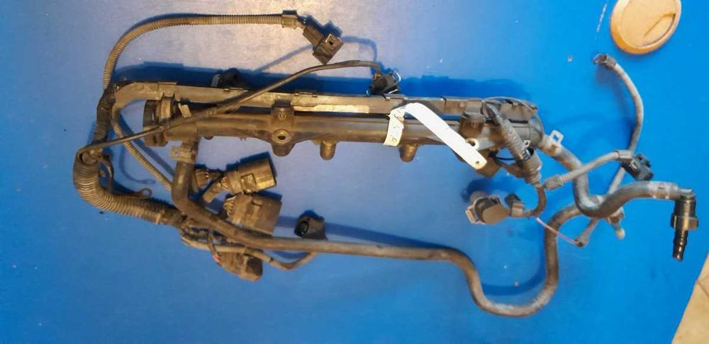Listwa wtryskowa wtryski wiązka Skoda Octavia 1.6 B 032133319B