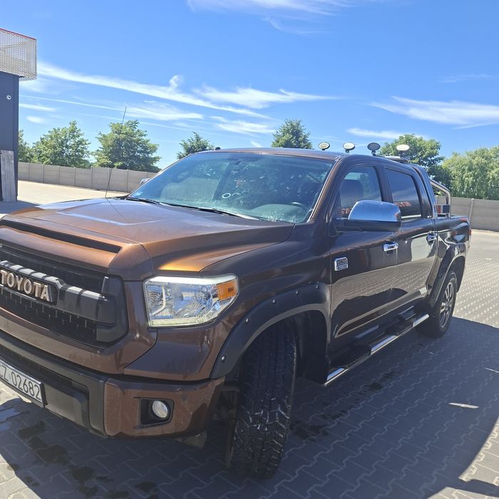 TOYOTA TUNDRA 5.7 V8 i-FORCE – Edycja Limitowana 1794 Edition