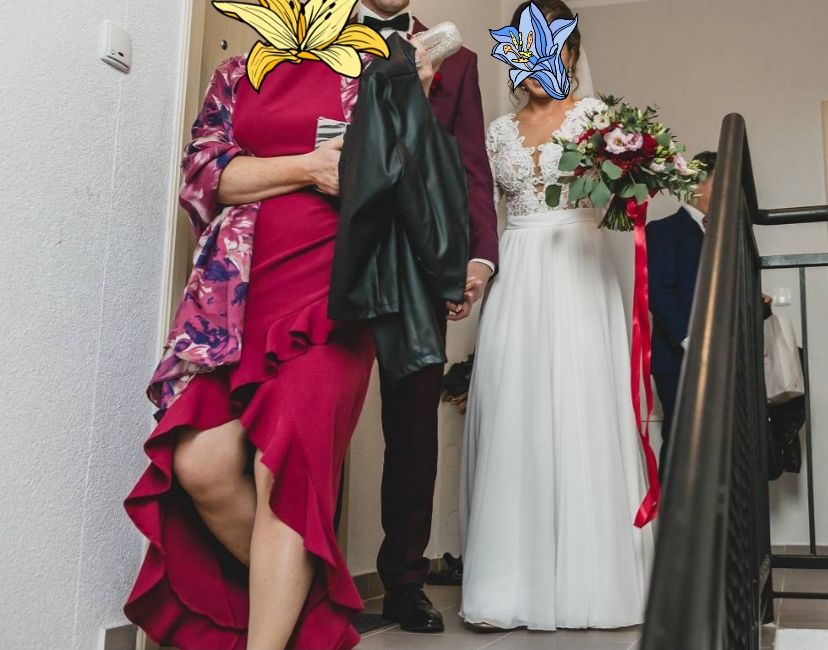 Suknia ślubna w rozmiarze S