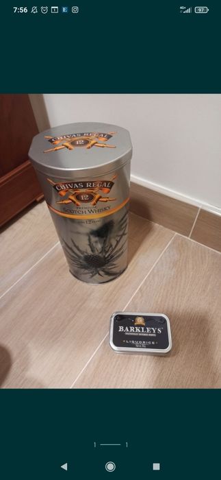 Latas de coleção variadas