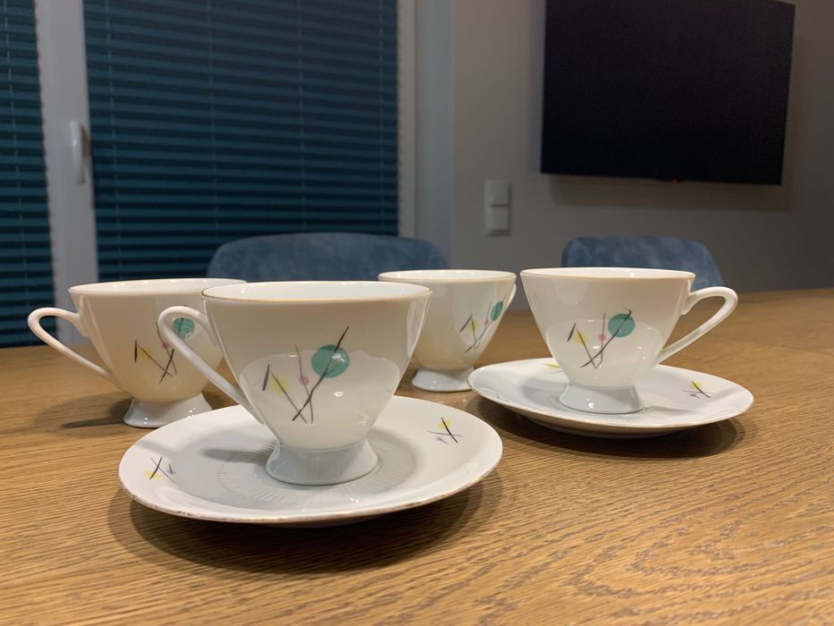 Porcelana Wałbrzych - 4 filiżanki z 2 talerzykami