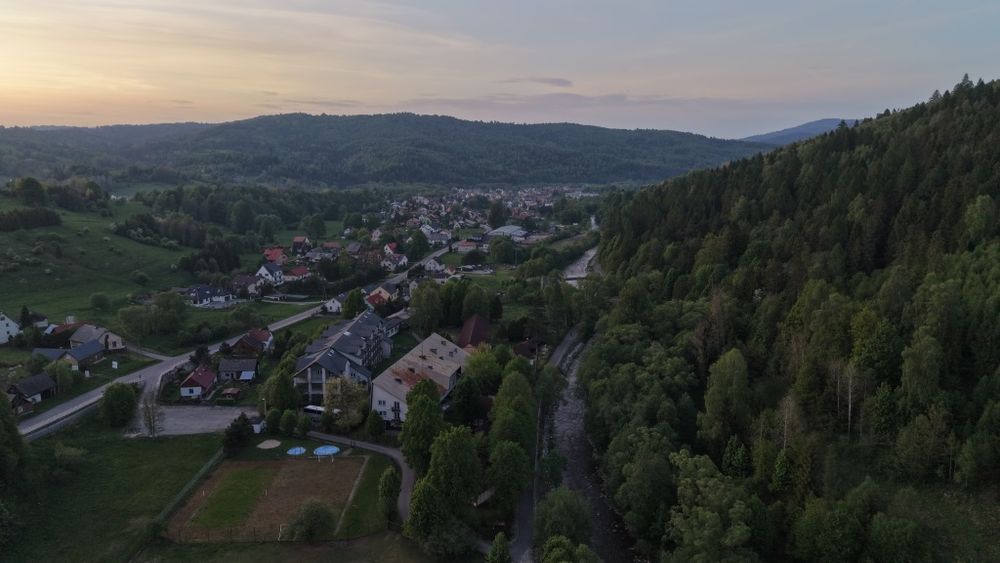 Noclegi Domki do wynajęcia Nad Potokiem Majówka Wakacje