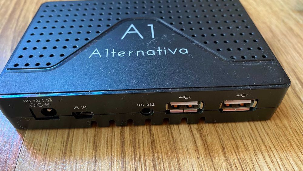 Малогабаритний супутниковий приймач U2C A1 A1ternativa (медіаплеер)