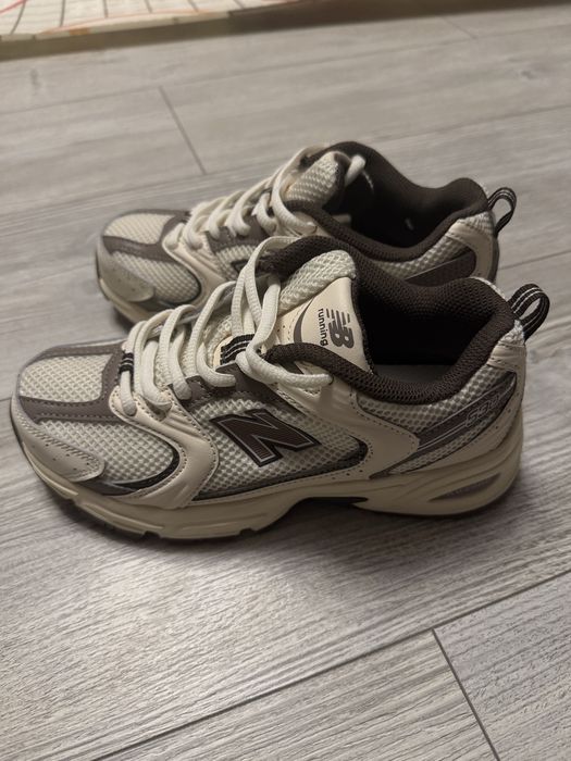 кросівки new balance