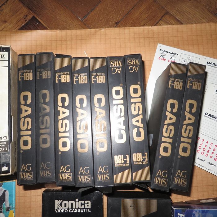 Аудіокасети та відеокасети casio  різні