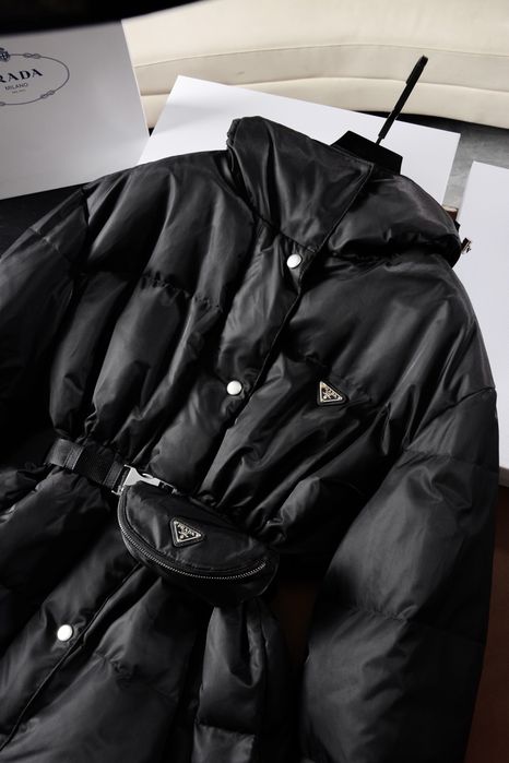 Пуховик Prada натуральний