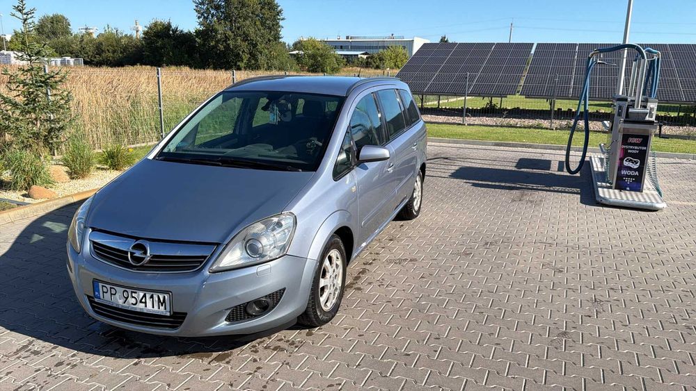Opel Zafira 2008 rok Benzyna