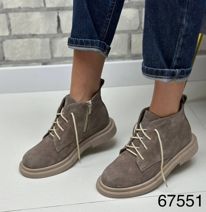 Жіночі шкіряні демісезонні черевики в кольорах