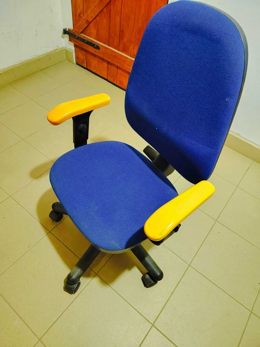Fotel biurowy krzesło