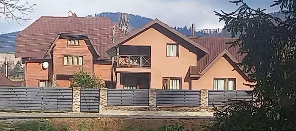 Автономний Котедж у Карпатах | Вид на річку