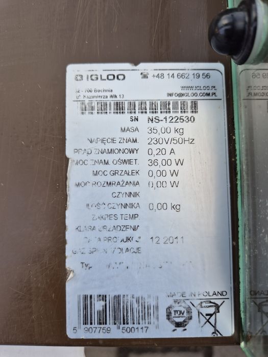 Szklana witryna ekspozycyjna Igloo