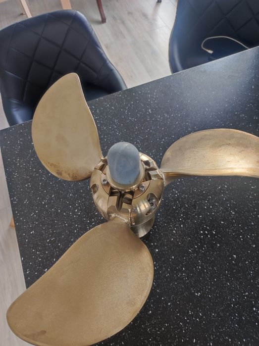 Śruba napędowa składana trzy płatowa