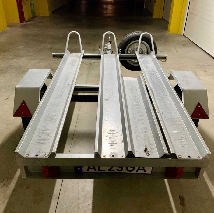 Atrelado para 3 motas