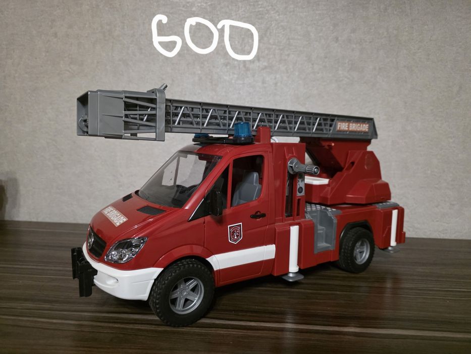 Іграшки    Bruder