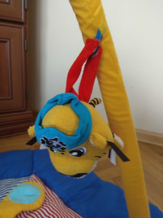 Mata do zabawy z funkcją kojca canpol babies piraci