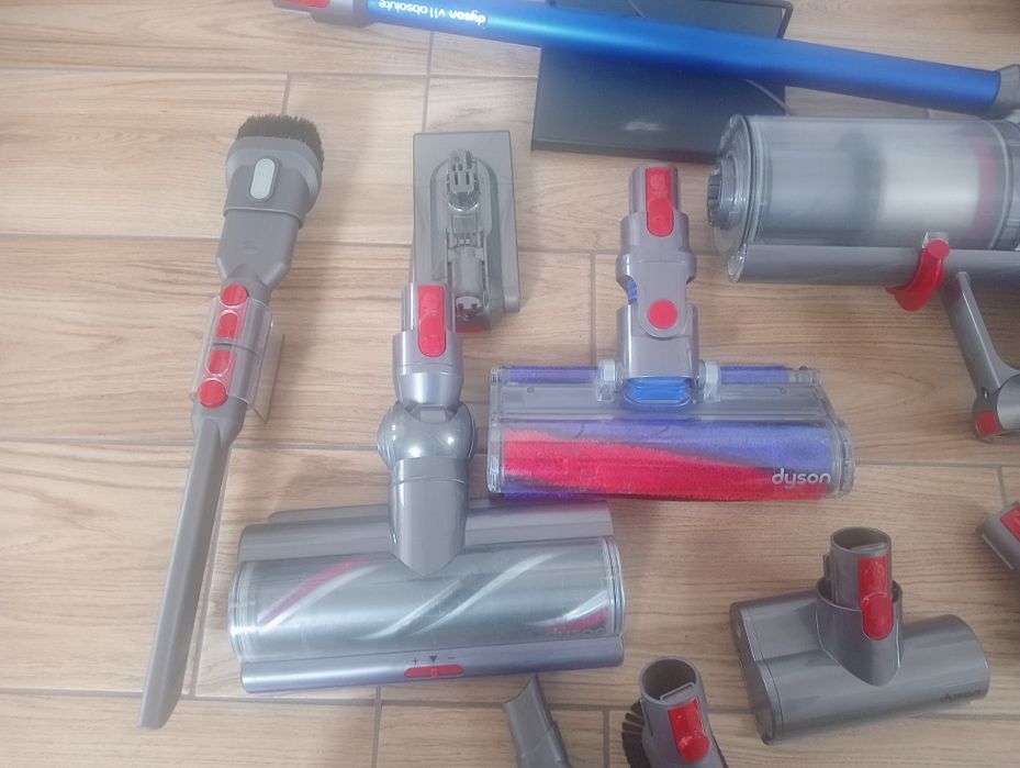 Dyson v11 absolute zestaw