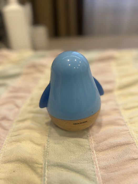 Дерев'яне брязкальце Пінгвінчик-неваляшка Hape