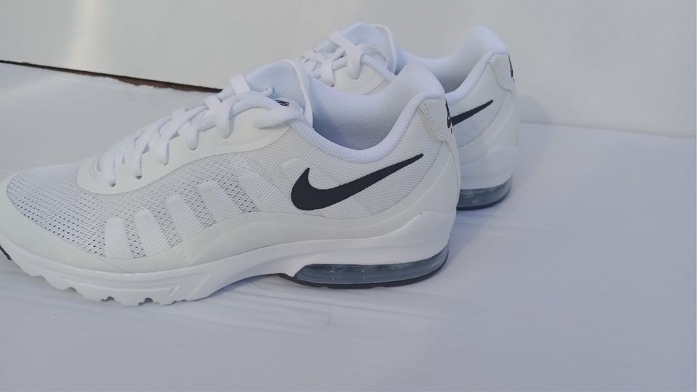 Męskie obuwie sportowe NIKE AIR MAX INVIGOR PRINT r 41