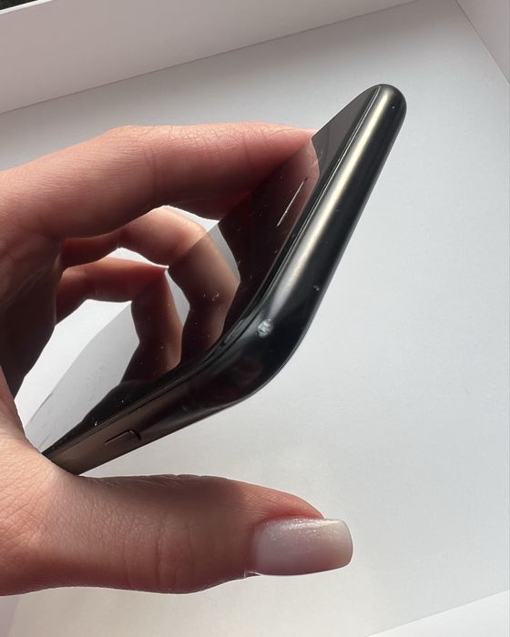 Айфон SE 2020 128 гб