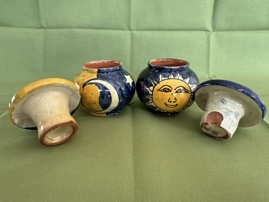 Par de cinzeiros de água pequenos