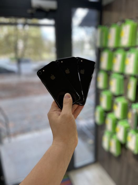 Apple iPhone 8 64/256Gb Space Gray Neverlock Гарантія Б/У Айфон 8