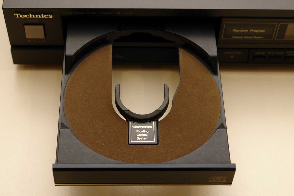 CD плеер Kenwood DP- 880SG (PCM56Px2) Technics SL-P111 (PCM55HP)