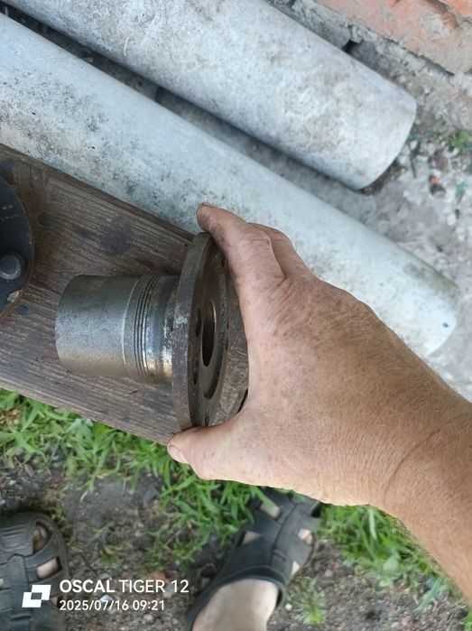 Продам шийку коленвала двигателя Газ , Волга