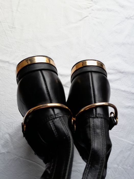 Skórzane czarne kozaki Office London 39