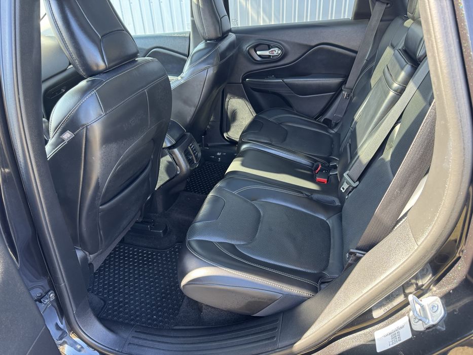 Jeep Cherokee 2.2 d 4*4 з Швейцарії