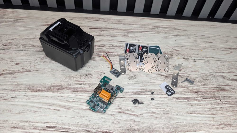 Корпус для акумулятора з платою BMS посадка Makita LXT 18650 TYPE-C