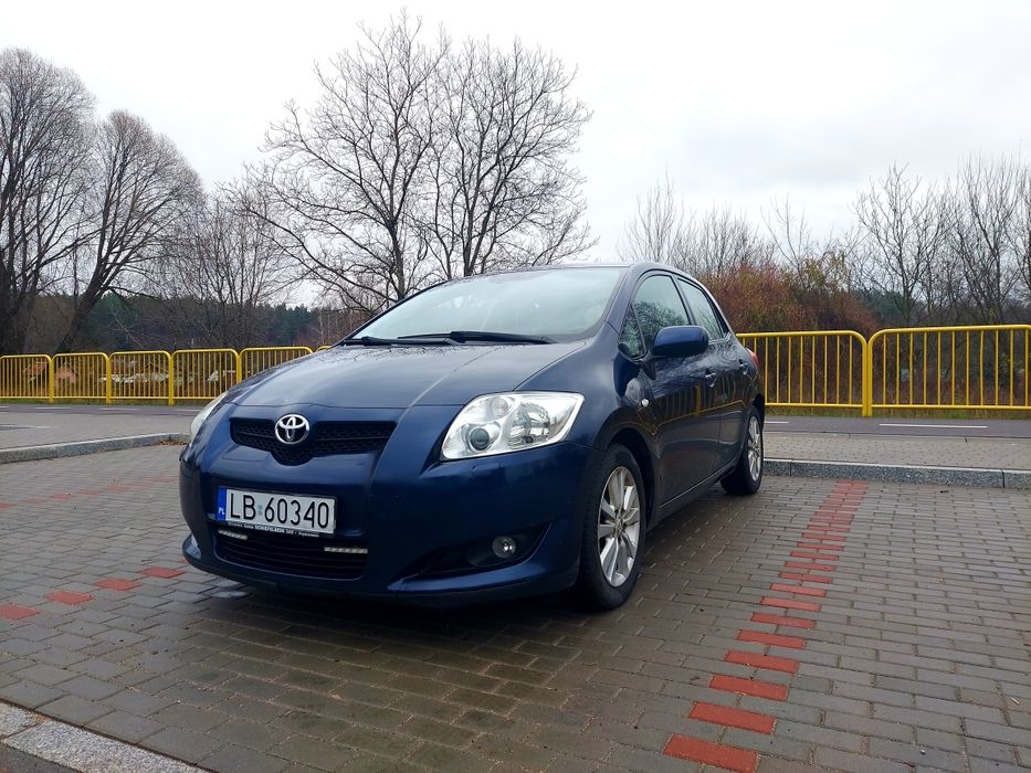 Toyota Auris 2.0 ON  Alu Climatronic KeyLess Tempomat  Hak