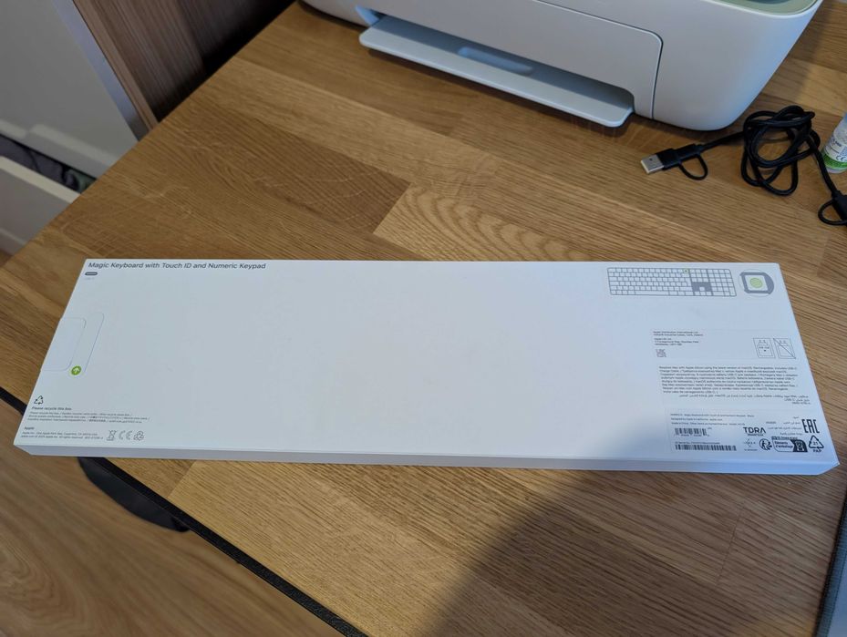 Apple Magic Keyboard com Touch ID e teclado numérico