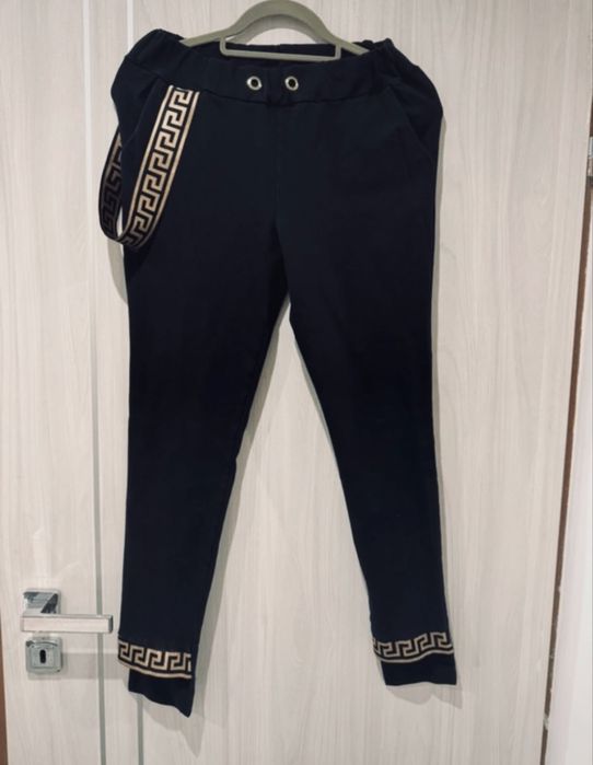 Spodnie legginsy czarne z greckim motywem Cocomore M/L