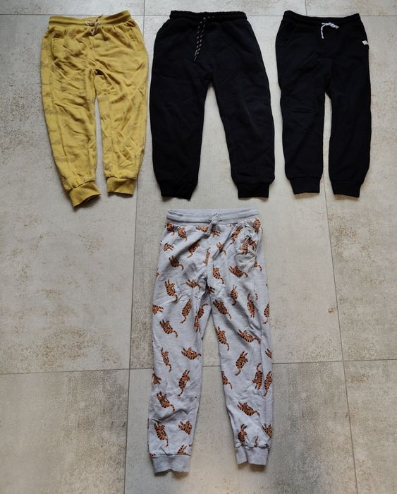 Spodnie chłopięce 4 sztuki rozmiar 128