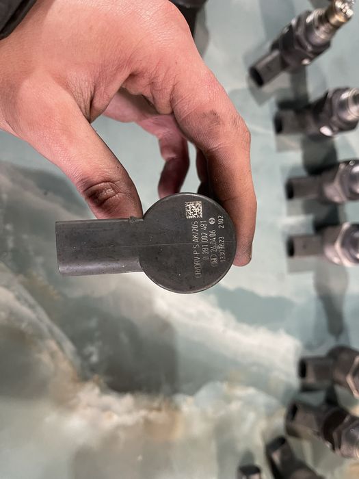 Датчик рампи Е39 бмв регулятор тиску в рейці BMW E46 E60 E53 шрот