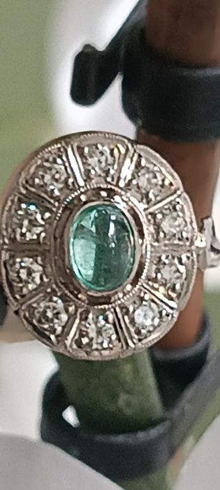 Кольцо ссср 585 с изумрудами 0,55ct бриллиантами 0,42ct 4,95г р.18