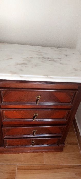 Vende- se quarto completo