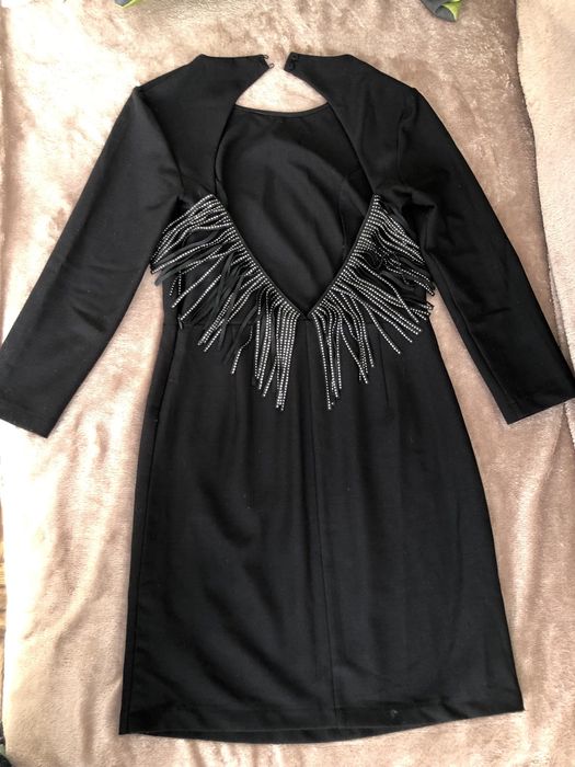 Сукня з відкритою спинкою