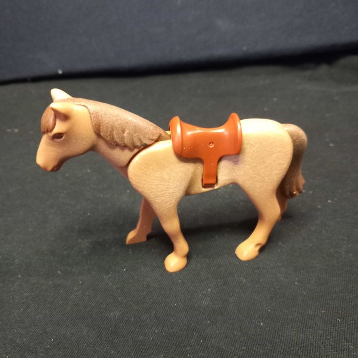 Playmobil cavalo castanho com sela