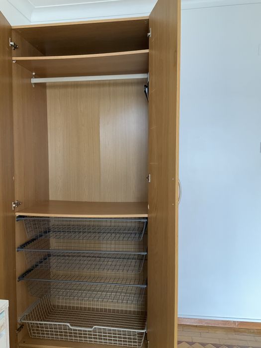 Roupeiro IKEA carvalho com 2 portas
