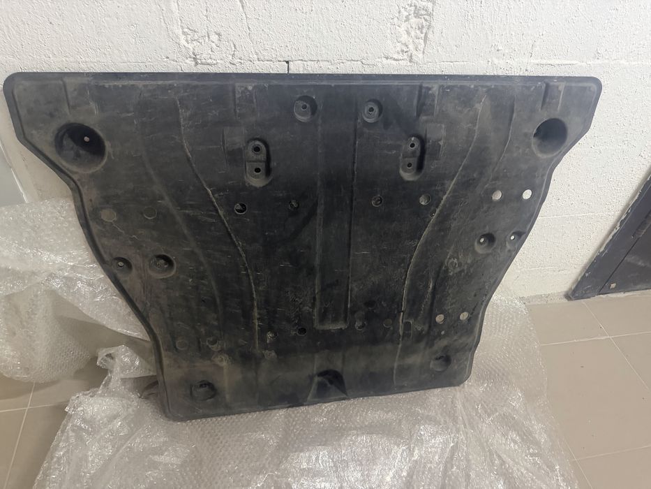 Захист двигуна (зад)zeekr 001 2024 оригінал