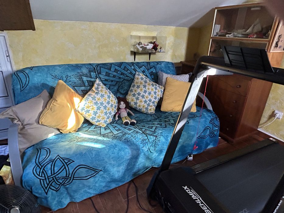 Sofá cama com estofo  azul