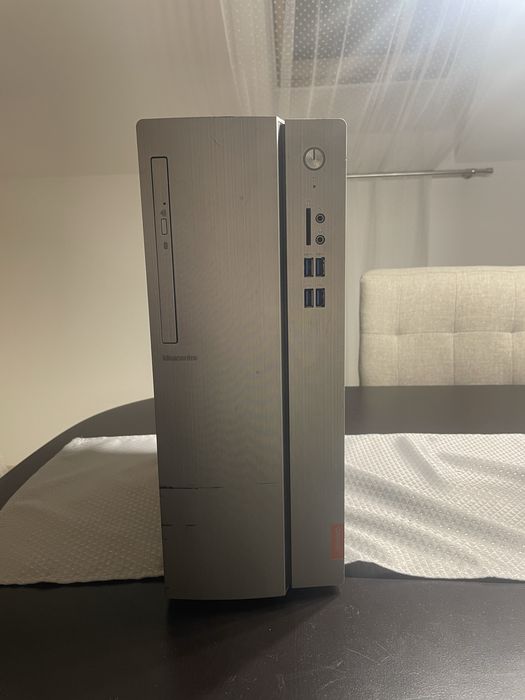 Sprzedam komputer stacjonarny marki Lenovo Ideacentre.