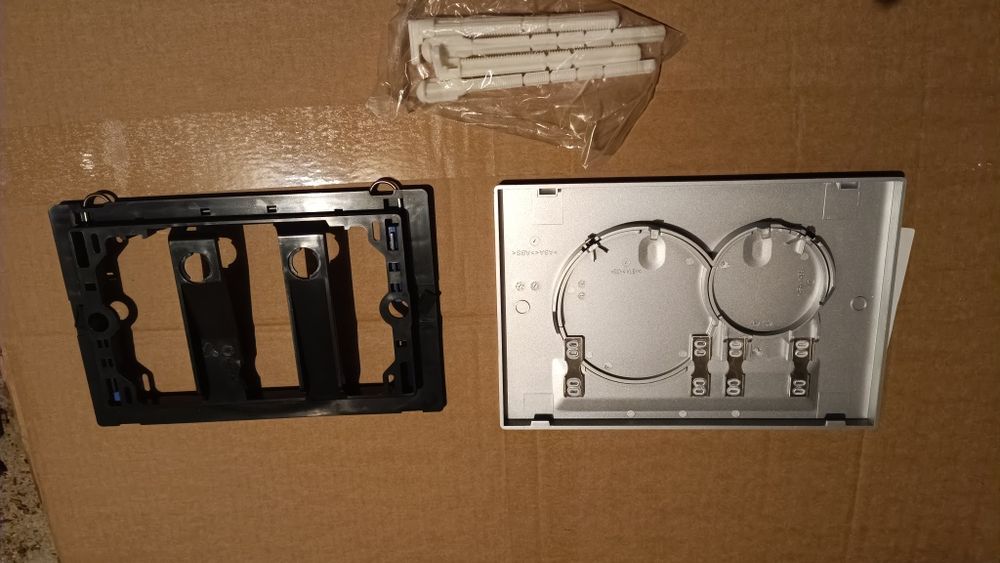 Placa para autoclismo de função dupla