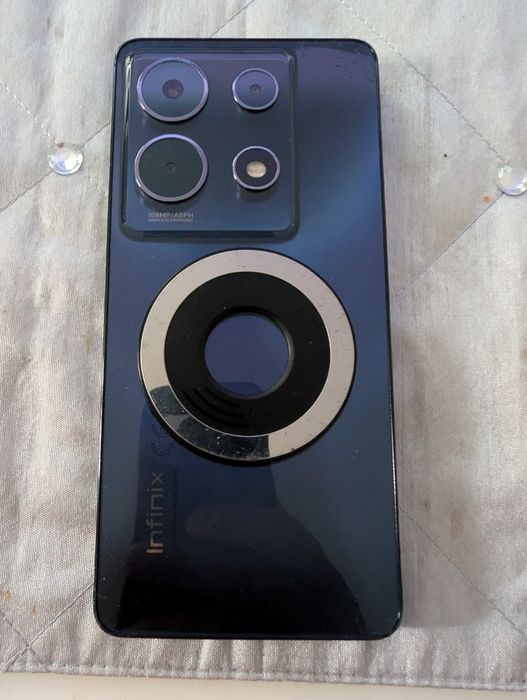 Smartfon INFINIX Note 30 VIP