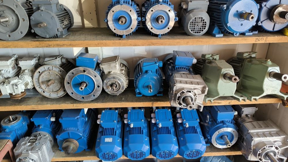 2,2 квт 3 квт 4 квт. Електродвигун 380. Электродвигатель с редуктором.