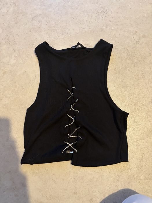 Blyszczacy crop top czarny