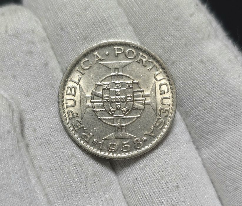 1$00  1958 Timor