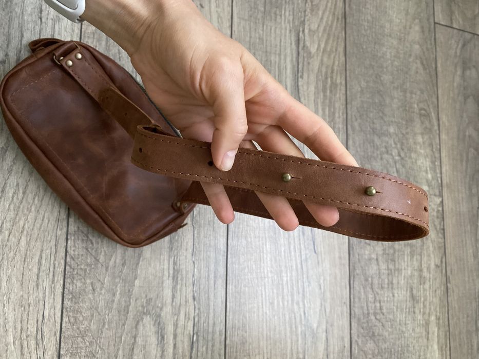 Нагрудна сумка кросбоді